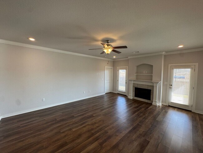 Photo - 4401 Havanna House