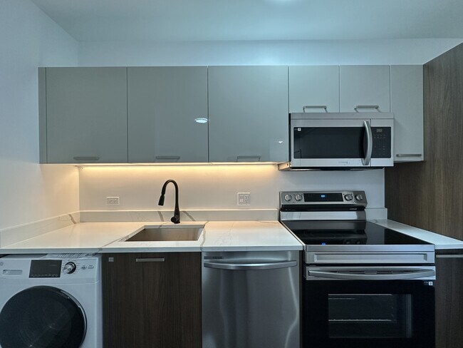 Foto del edificio - 1555 W Hollywood Ave