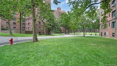 Building Photo - 1705 Purdy St