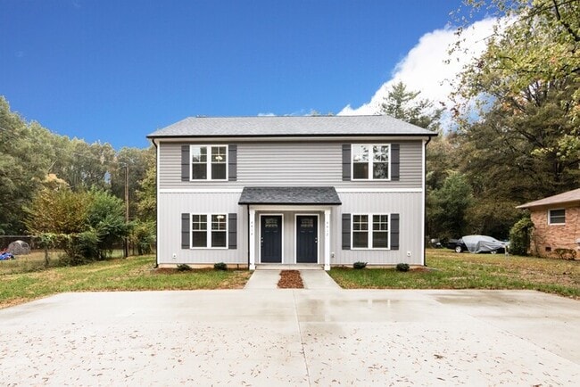 Photo - Beautiful 3BD/2.5BA Duplex Home!