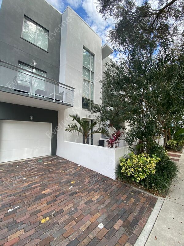 Foto del edificio - 363 4th Ave S
