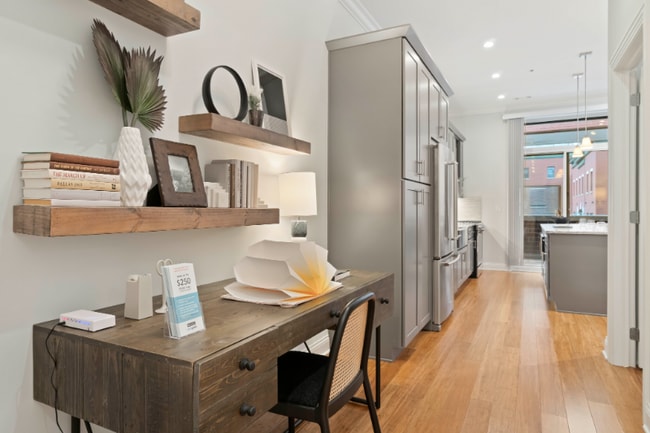 Photo - 1045 W Monroe St Apartment