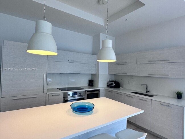 Foto del edificio - 45 SW 9th St