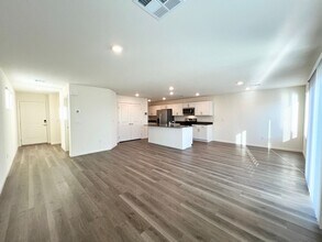 Building Photo - 2625 Dahlia Fls Ave