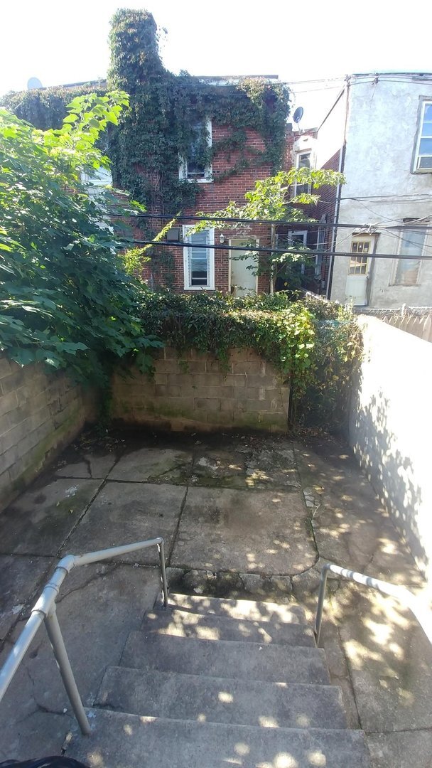 Building Photo - 3 Bedroom 1.5 Bathroom House for Rent