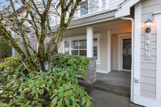 Building Photo - Large 4 bedroom home in Olympia School Dis...