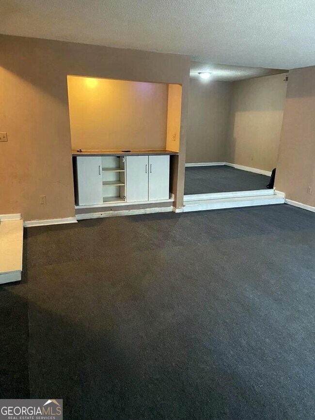 Foto del edificio - 3575 Oakvale Rd