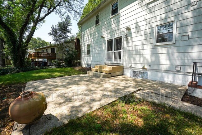 Foto del edificio - 7801 Kincardine Ct