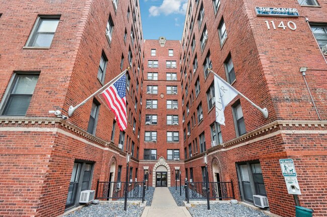 Building Photo - 1140 North LaSalle Dr.