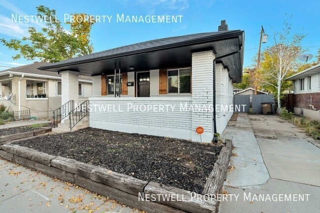 Building Photo - 123 Hampton Ave S