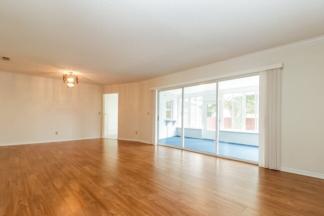 Building Photo - 9132 Hawkins Ct