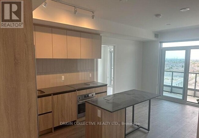 Photo du bâtiment - 7950 Bathurst St