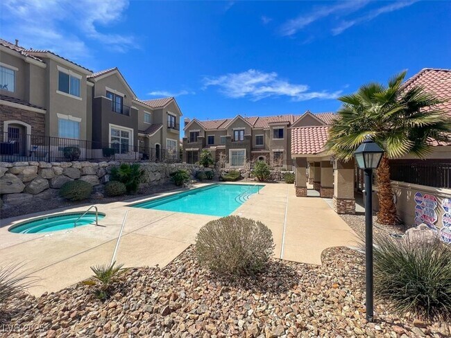 Foto del edificio - 2755 Fountain Ridge Ln