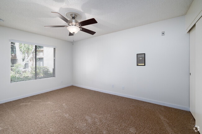 1 habitación, 1 baño - 716 pies cuadrados - Dormitorio - 55+ Senior Living at Quail Creek Apartments