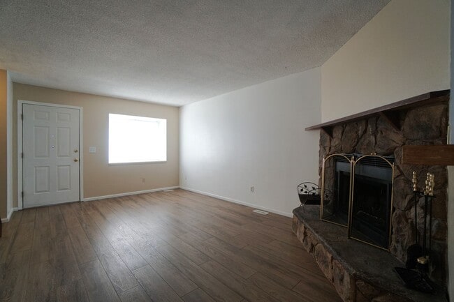 Building Photo - 7644 Lexington Manor Dr
