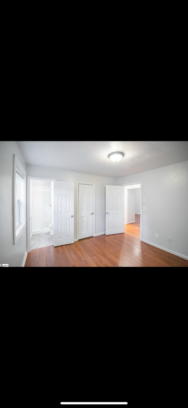 Building Photo - 201 Wendfield Dr