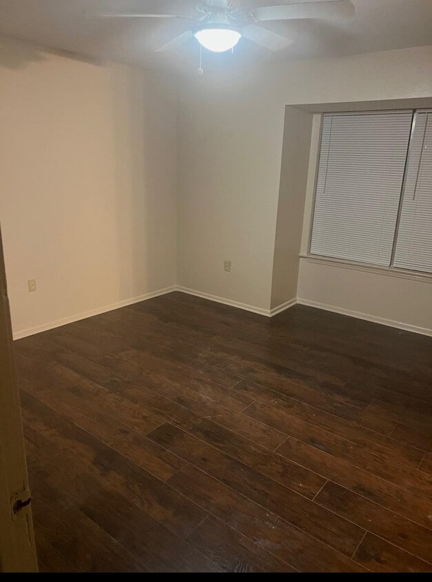 Building Photo - 1080 Buffet St