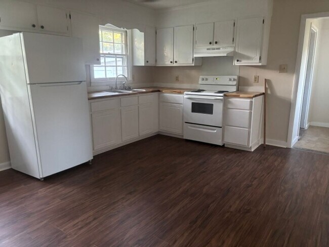 Foto del edificio - 312 Wood Haven Dr