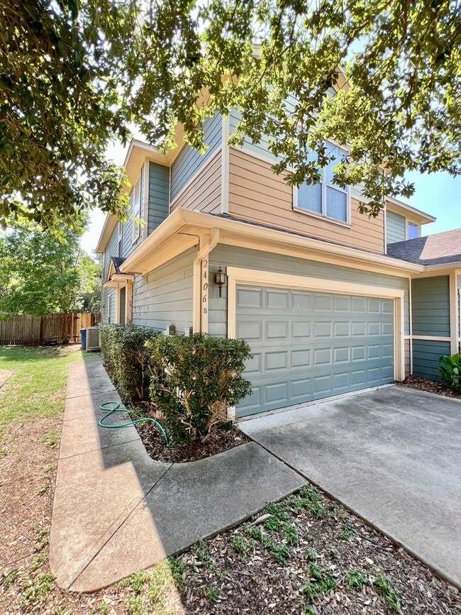 Building Photo - 2406 Allred Dr