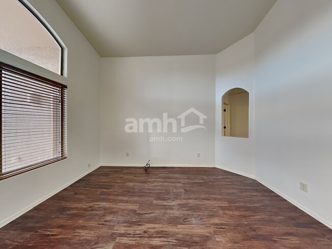 Foto del edificio - 17144 S Golden Sunrise Pl