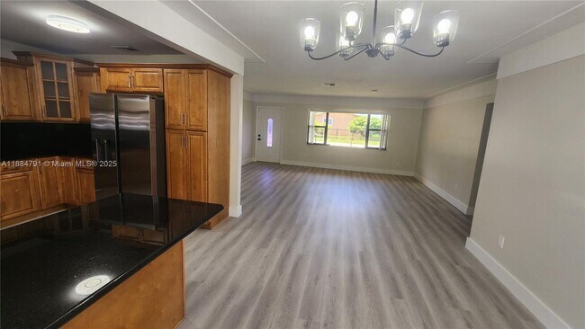 Foto del edificio - 3295 NW 214th St