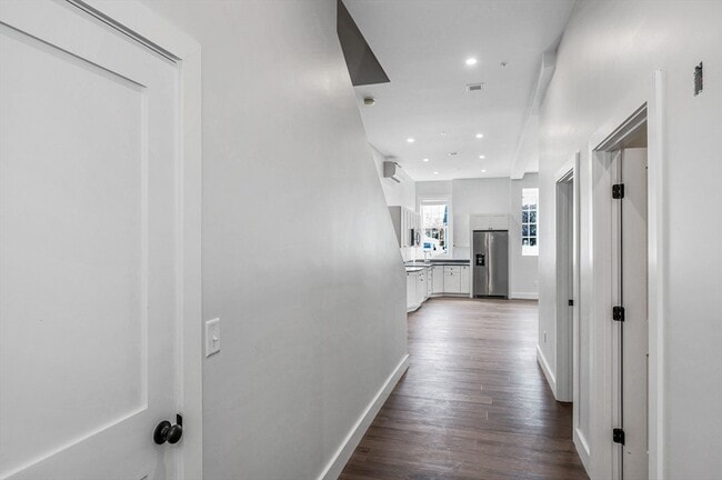 Building Photo - 241 W 6th St