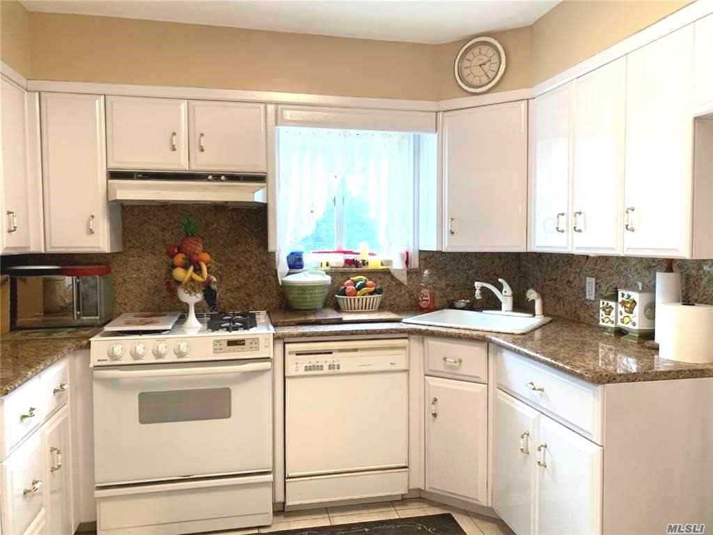 126 Clement Ave, Elmont, NY 11003 Apartment for Rent in Elmont, NY