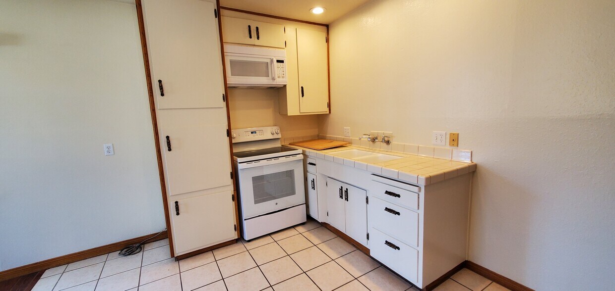 Primary Photo - 136 13th St