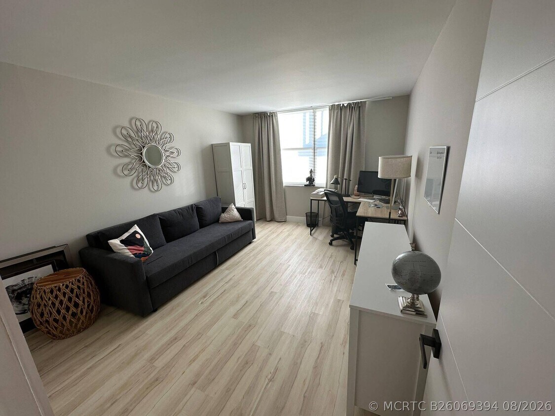 Building Photo - 427 Golden Isles Dr