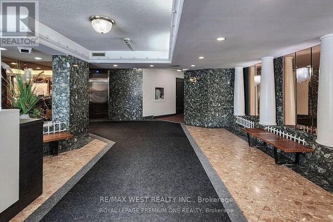 Photo du bâtiment - 236-1236 Albion Rd