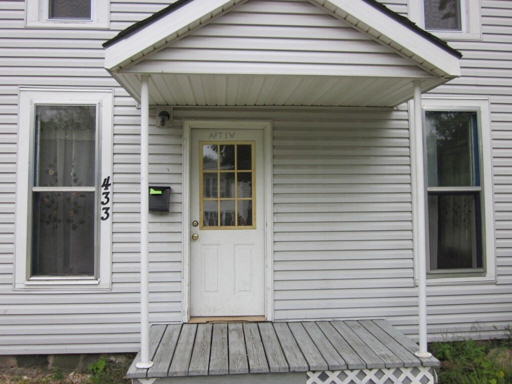 433 S Washington St Unit 1E, Mount Pleasant, MI 48858 Apartment for