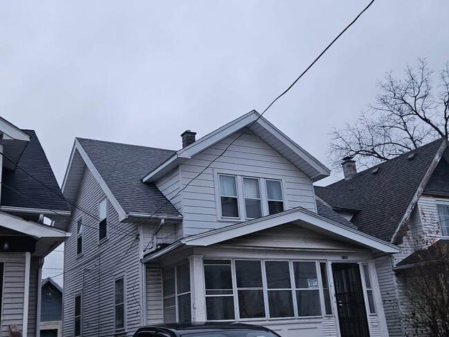 Building Photo - 2225 Academy Ave