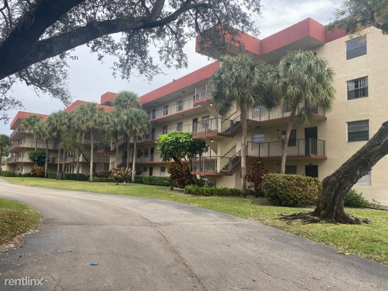 Foto principal - 2 br, 2 bath Condo - 3361 NW 47th Ter