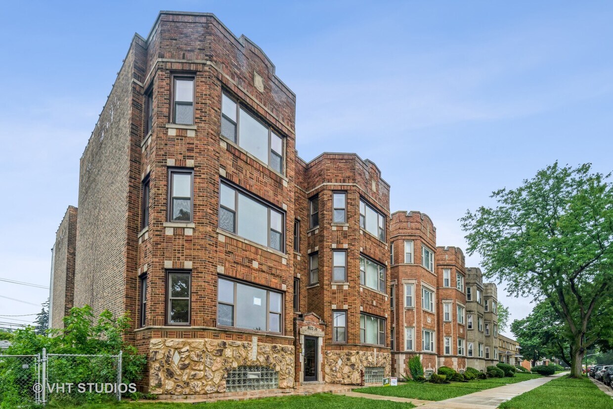 Foto principal - 8533 S Drexel Ave