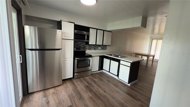 Foto del edificio - 1909 Caralee Blvd