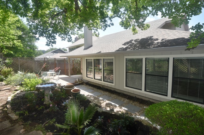 Building Photo - 6304 Maury Hollow