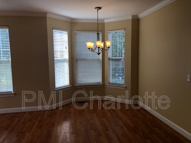 Foto del edificio - 6710 Mallard Park Dr