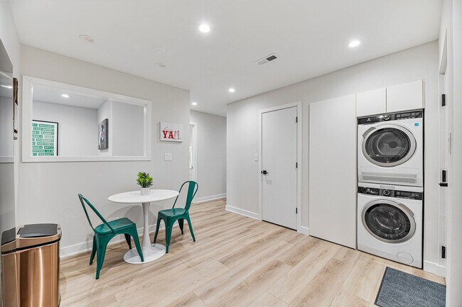 Foto del edificio - 7200A N Claremont Ave
