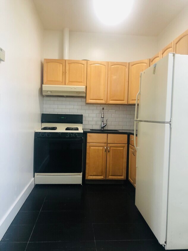 Foto principal - 10414 Northern Blvd