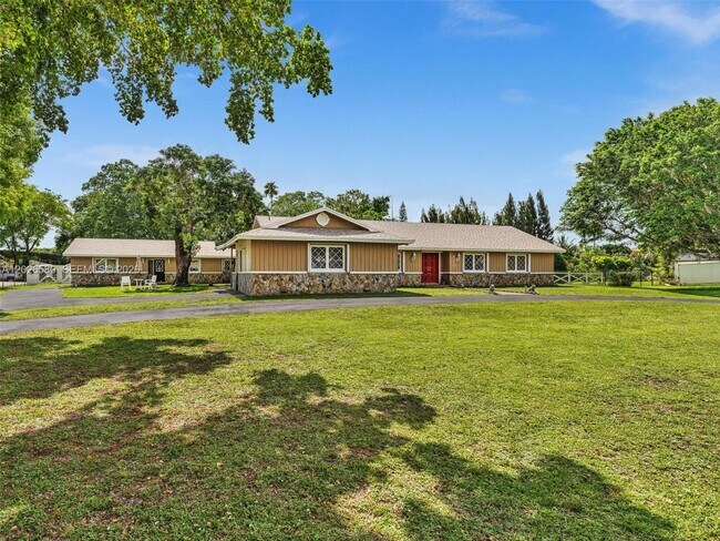 Foto del edificio - 5310 SW 109th Ave