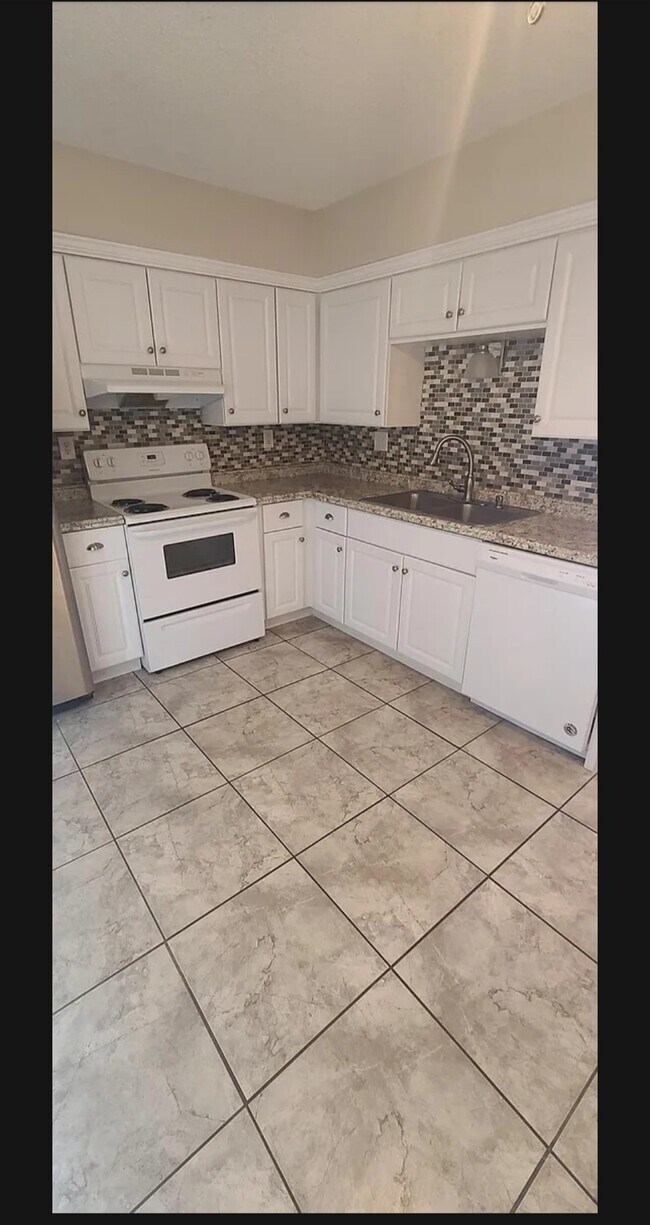 Foto del edificio - 13352 Hiddencrest Ln