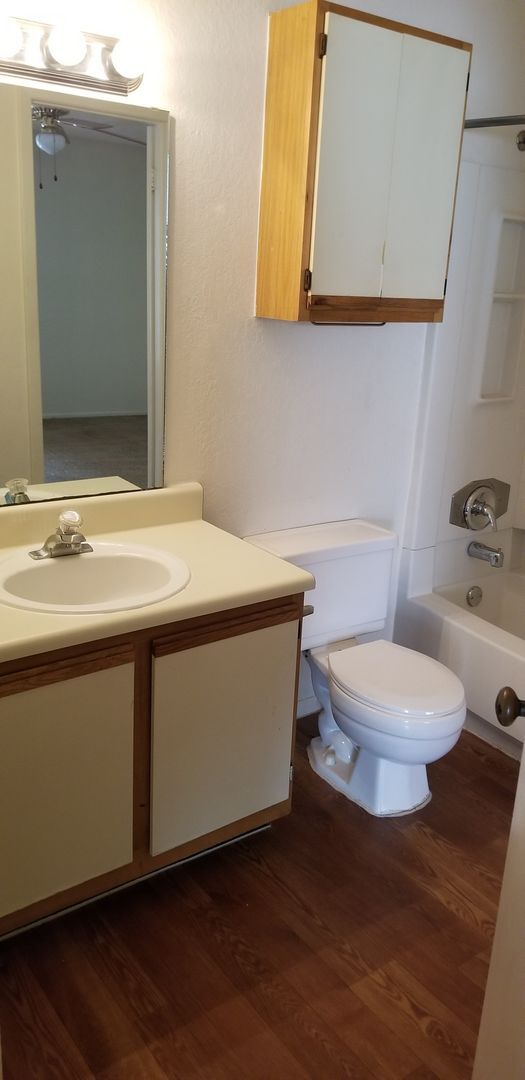 Foto del edificio - Large one bedroom condo