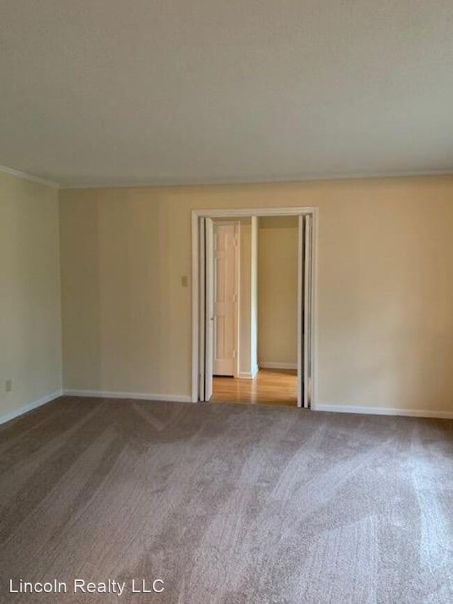 Building Photo - 4 br, 3 bath House - 2118 Lakeshore Dr