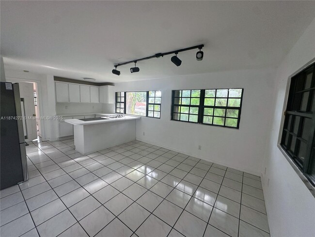Foto del edificio - 1321 SW 14th Ave