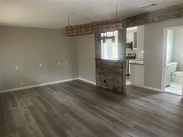 Building Photo - 3625 Sheridon Dr