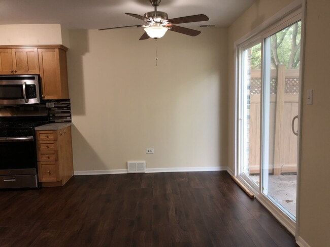 Building Photo - 1902 Rosewood Ct