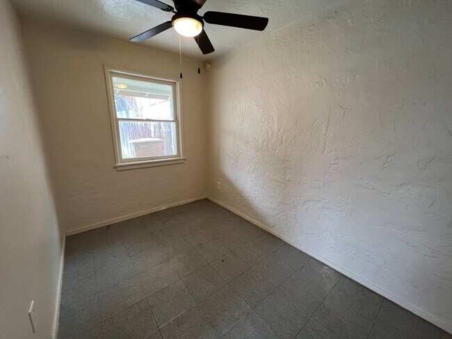 Foto del edificio - 411 Ray St