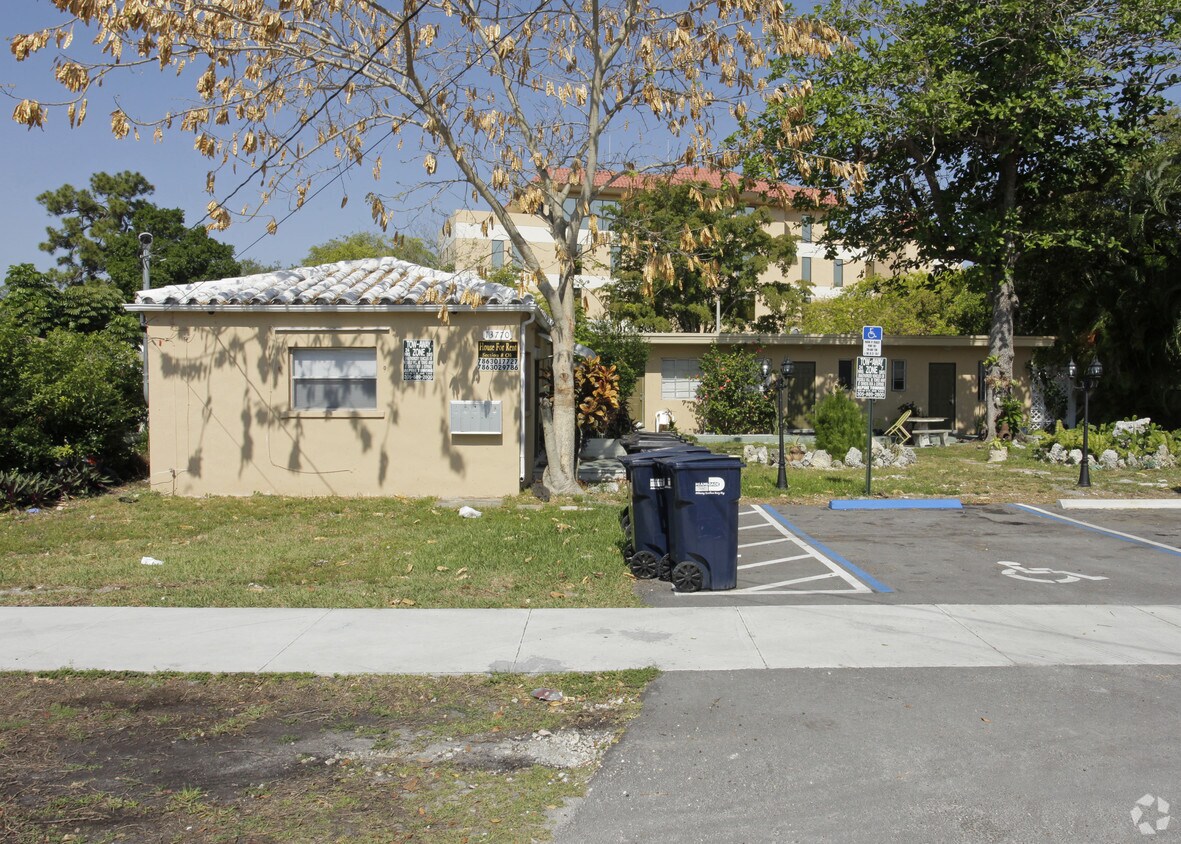 Foto del edificio - 13770 NE 20th Pl