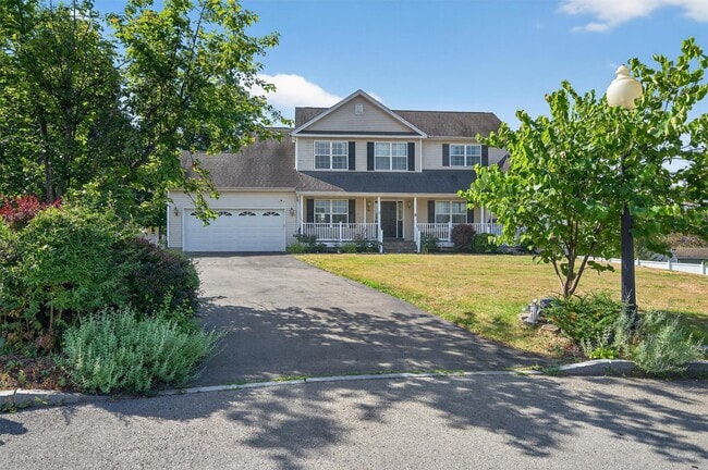 Building Photo - 5 Bridle Ct