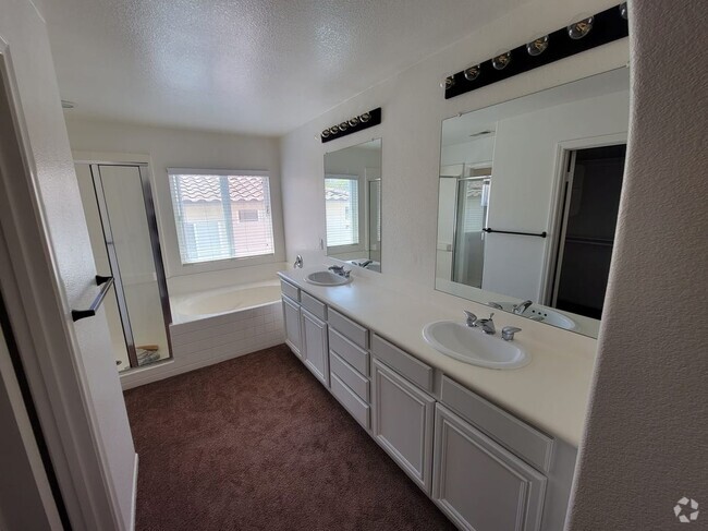 Building Photo - 973 Yosemite Dr